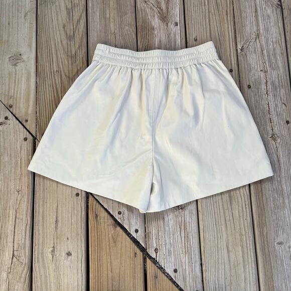 Good American Women's Better Than Leather Shorts Color Bone Size 2 - Picture 6 of 11